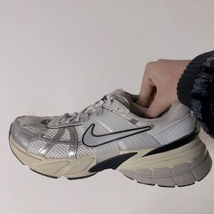 Nike Black Silver V2K Run